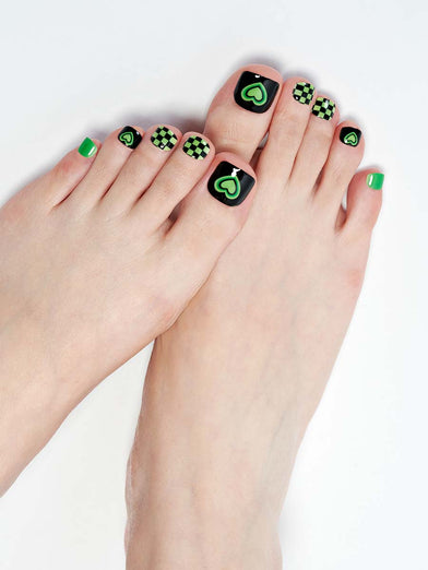 toe nail/Green Checkerboard